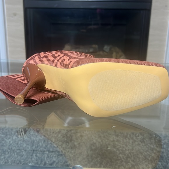 New In Box Leighton Printed Knit Heeled Boots, 9/10 - Picture 9 of 9